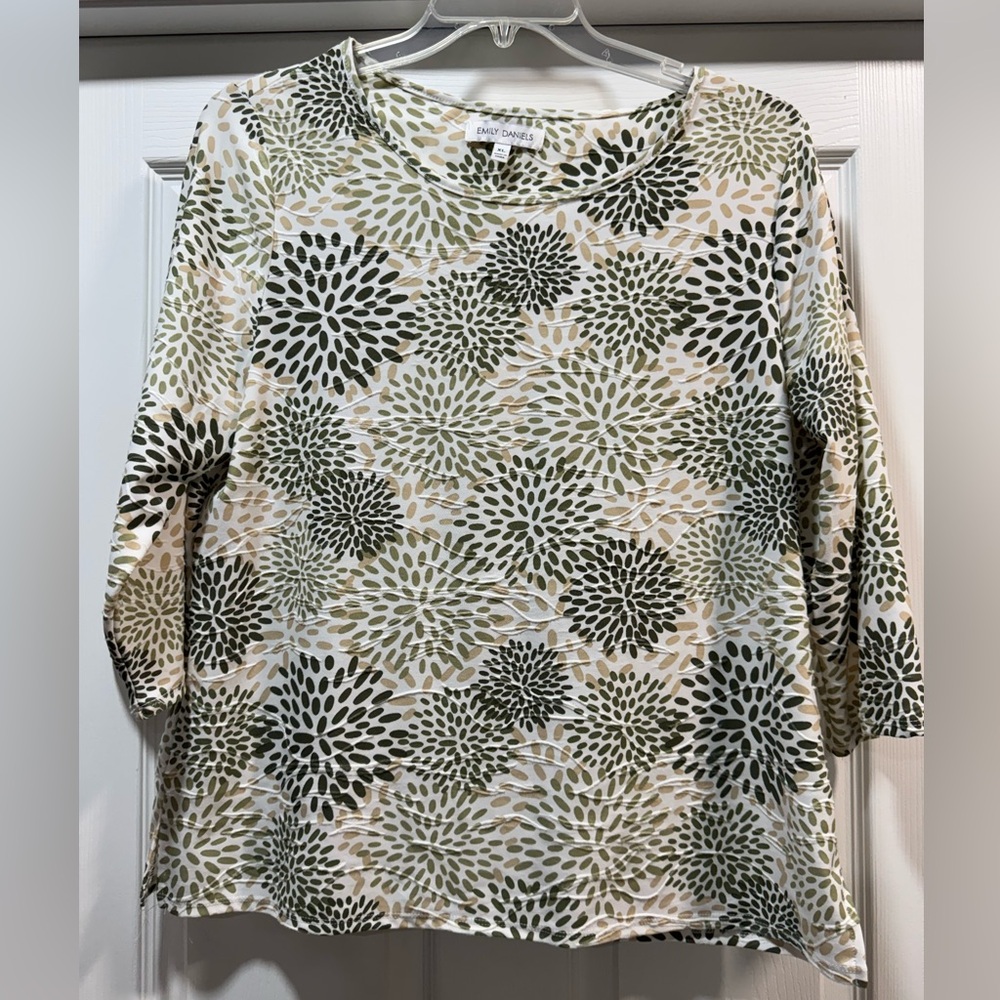 Cream Boxy Top with 3/4 Sleeves and Floral Pattern